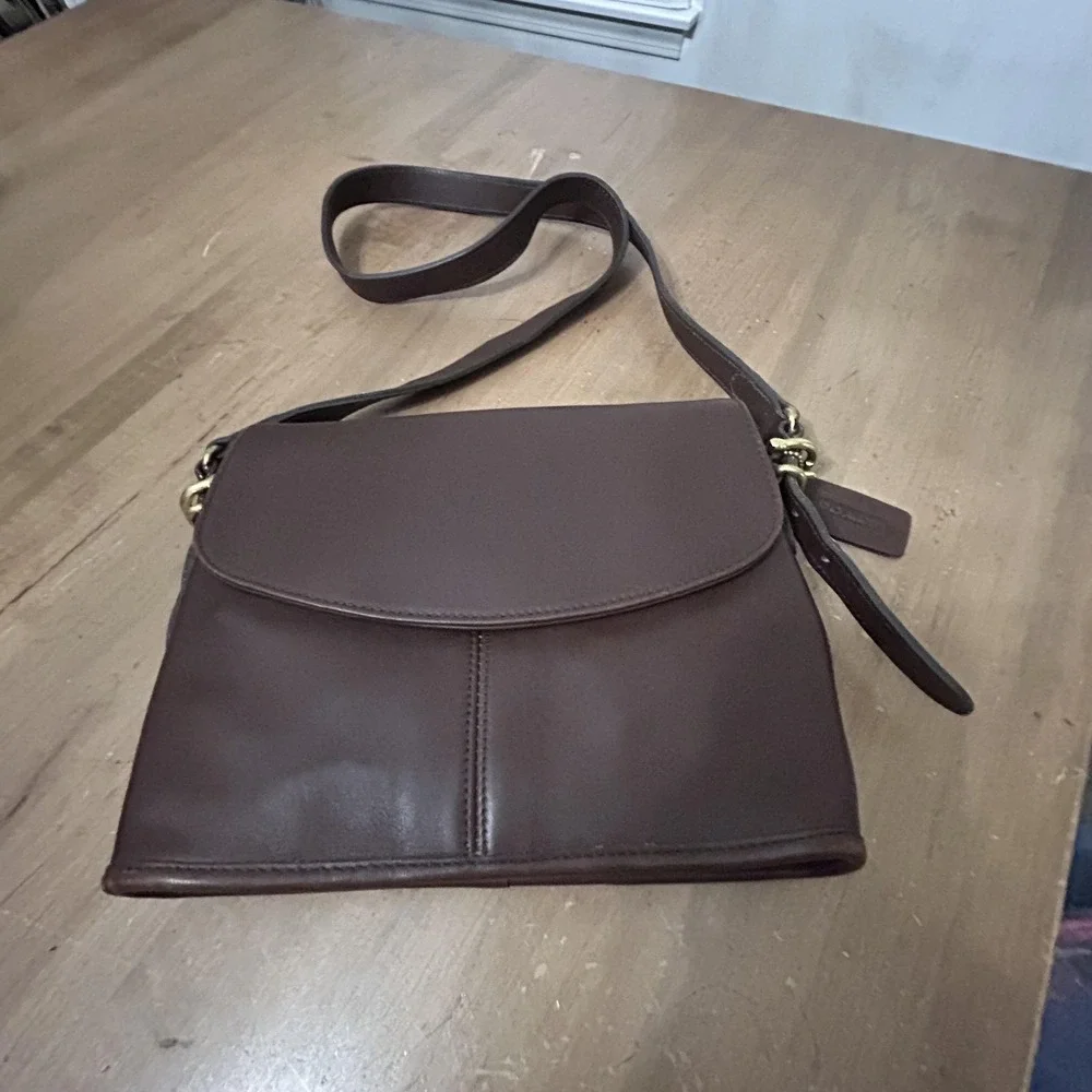 Coach Legacy Equestrian Flap Crossbody 90's Brown Leather Purse A8B-9807‎ USA